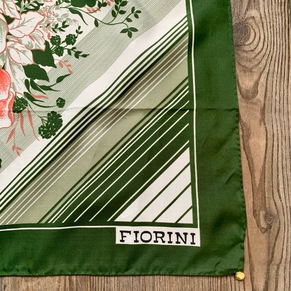 Vintage Fiorini Polyester Scarf 30/30” Italy - Picture 5 of 7